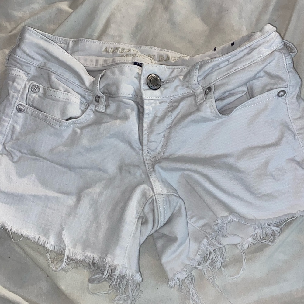 AMERICAN EAGLE WHITE JEAN SHORTS
